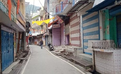 पुरोला में पोस्टर लगाने के बाद फिर बढा़ तनाव..
