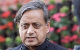 संविधान बनाम मनुस्मृति विवाद के बीच शशि थरूर का बयान बना सियासी बहस का नया केंद्र