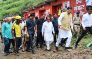 मुख्यमंत्री ने आपदा प्रभावितों के बीच पहुंचकर पोछे आंसू, कहा पूरा राज्य आपके साथ खड़ा