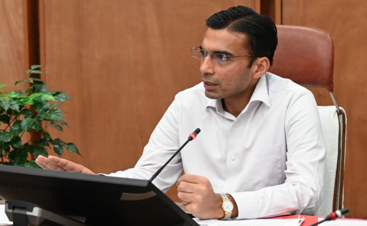 जल संकट पर प्रशासन सख्त, हर दिन हर घर तक पानी पहुंचाना लक्ष्य
