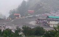 उत्तरकाशी में कहर बनकर टूटा बादल, धराली में तबाही, 4 की मौत, कई लापता