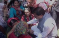 चमोली के कुंतरी गांव में आपदा प्रभावितों से मिले सीएम धामी