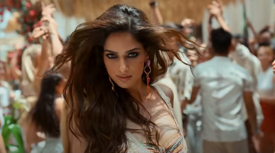 'बागी 4' का नया गाना 'ये मेरा हुस्न' हुआ रिलीज, हरनाज कौर संधू का दिखा ग्लैमरस अंदाज