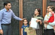 डीएम सविन बंसल के हस्तक्षेप से शिक्षिका को मिला लंबित वेतन और प्रमाण पत्र
