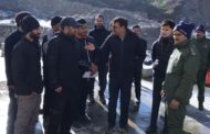 मुख्य सचिव आनंद बर्द्धन ने केदारनाथ धाम में चल रहे पुनर्निर्माण कार्यों का किया निरीक्षण
