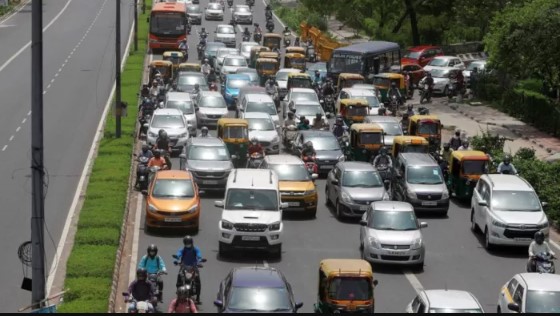 रुड़की में लोगों की पहली पसंद अब भी पेट्रोल वाहन, इलेक्ट्रिक वाहनों का ट्रेंड फीका