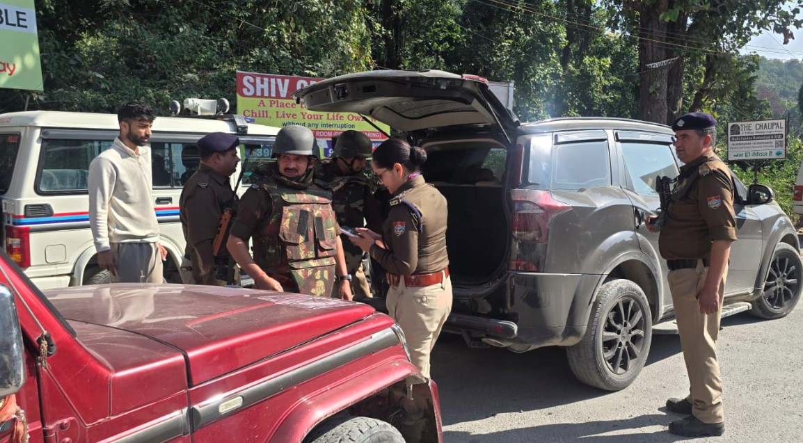 पूरे जनपद में चला दून पुलिस का सघन चेकिंग अभियान, 1400 से अधिक वाहनों की हुई जांच