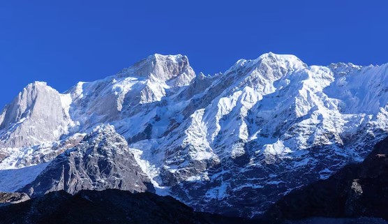 हिमालय में बढ़ता खतरा: छोटे ग्लेशियर और आइसटोपी बन रहे नई आपदाओं के कारण