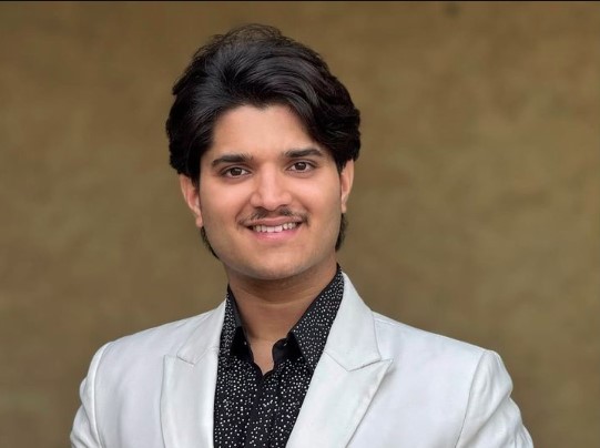 'बिग बॉस 19' में बड़ा ट्विस्ट- मिड-वीक एविक्शन में घर से बेघर हुए मृदुल तिवारी