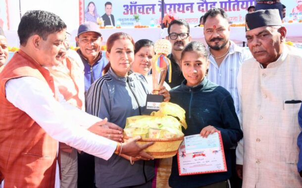 खेल मंत्री रेखा आर्या ने किया पदक विजेताओं को सम्मानित