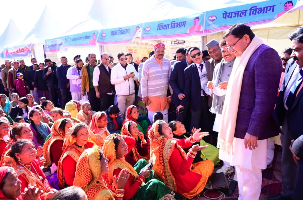 ताड़ीखेत में बहुउद्देशीय शिविर आयोजित, मुख्यमंत्री ने किया सभी विभागों के स्टालों का निरीक्षण