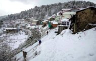 चमोली में भारी बर्फबारी से जनजीवन अस्त-व्यस्त, 77 से अधिक गांव प्रभावित