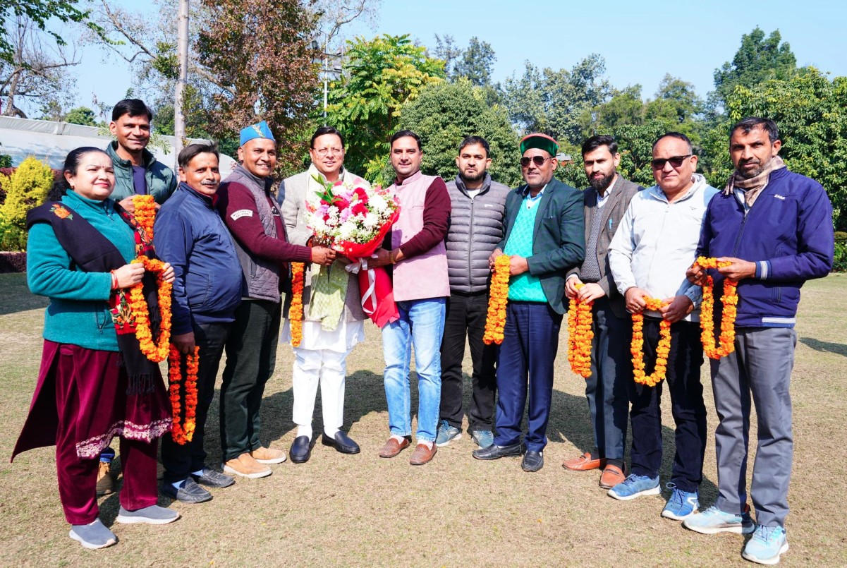 उपनल कर्मचारी संघ ने सीएम धामी से भेंट कर जताया आभार