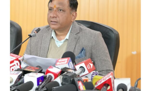 धामी कैबिनेट की बैठक में 8 महत्वपूर्ण प्रस्तावों पर लगी मुहर