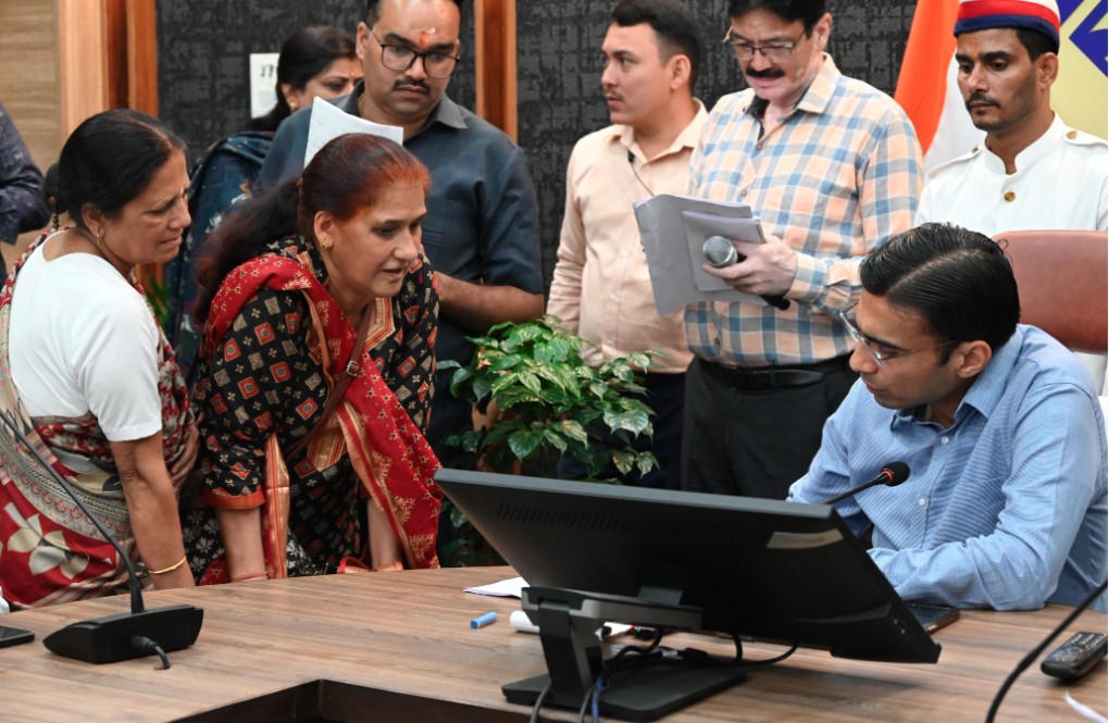 जिला प्रशासन की सख्ती, आदतन अपराधी दिव्यकांत लखेड़ा को डीएम ने किया जिला बदर