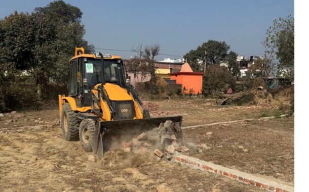 एमडीडीए की बड़ी कार्रवाई- हरभजवाला और मेहुवाला में अवैध प्लॉटिंग पर चला बुलडोजर