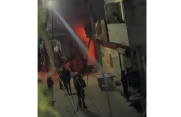 बर्तन की दुकान में गैस सिलेंडर फटने से लगी भीषण आग, इलाके में मची अफरा-तफरी