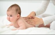 क्या मालिश करने से बच्चा ज्यादा मजबूत, हेल्दी और तेजी से विकसित होता है? जानिए डॉक्टर की राय