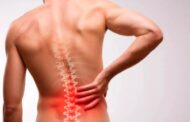 बिना दवाइयों के पाना चाहते हैं कमर दर्द से राहत, अपनाएं ये आसान घरेलू उपाय
