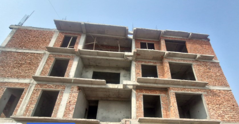 अवैध निर्माण पर एमडीडीए की बड़ी कार्रवाई, ऋषिकेश में अवैध बहुमंजिला भवन सील