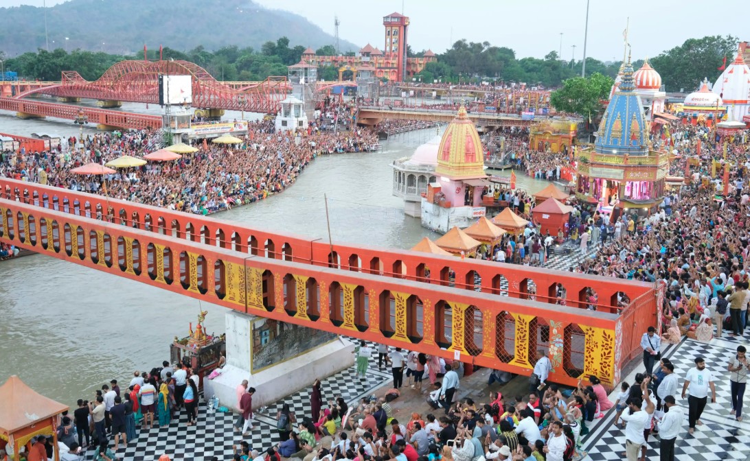 पर्यटकों की बढ़ती संख्या ने बनाया नया कीर्तिमान, 2025 में 6 करोड़ से अधिक सैलानी पहुंचे उत्तराखण्ड