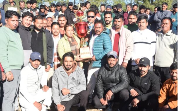 खेल में करियर बनाएं पहाड़ के युवा- रेखा आर्या