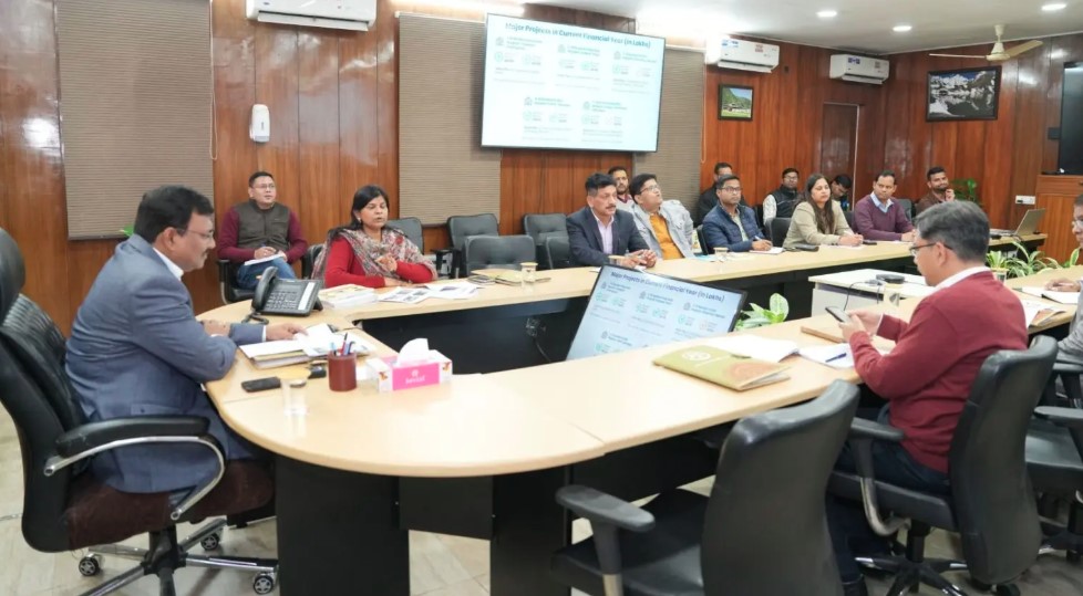 बढ़ती भूकंपीय संवेदनशीलता को ध्यान में रखते हुए भवन निर्माण नियमों को अधिक सुरक्षित बनाने की पहल