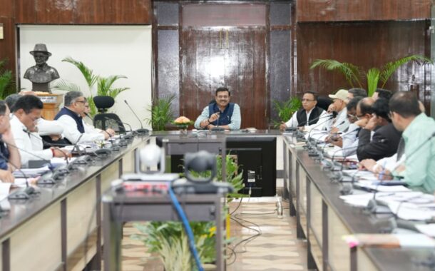 आनंद बर्द्धन की अध्यक्षता में मुख्यमंत्री घोषणाओं की समीक्षा, विभागों को कार्य शीघ्र पूरा करने के निर्देश