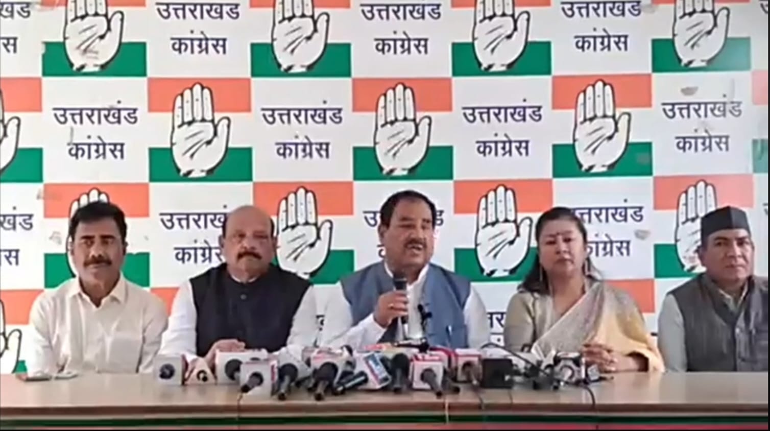 गैस और तेल संकट को लेकर हरक सिंह रावत का केंद्र सरकार पर हमला