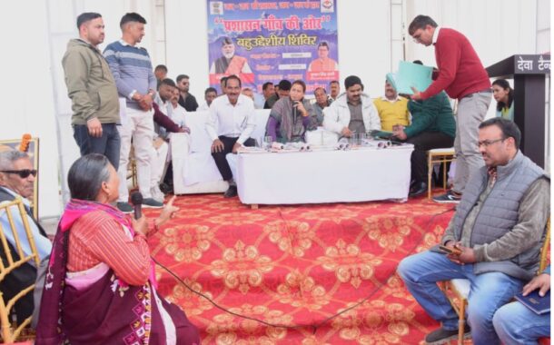 मंत्री रेखा आर्या ने किया 110 शिकायतों का मौके पर निस्तारण