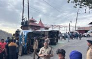 नैनीताल में बड़ा सड़क हादसा, अनियंत्रित होकर पलटी बस, एक की मौत, कई घायल