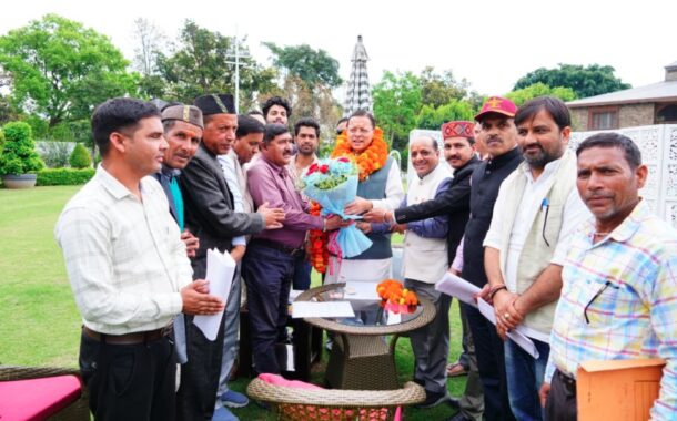 चिन्यालीसौड़ क्षेत्र के जनप्रतिनिधियों ने सीएम धामी से की मुलाकात, सड़कों की स्वीकृति पर जताया आभार