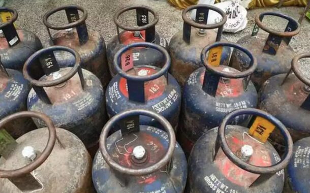 गैस संकट के बीच कमर्शियल सिलेंडरों की सामान्य सप्लाई पर रोक