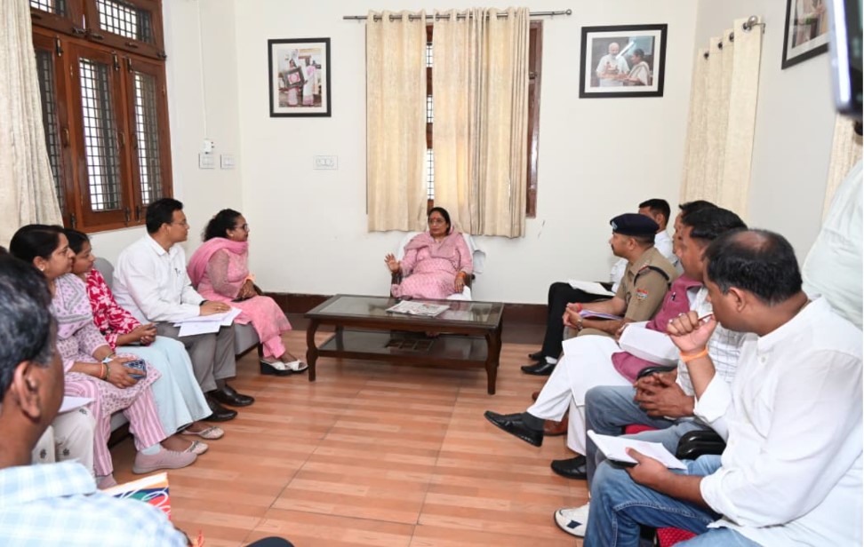 गैस एजेंसियां उपभोक्ताओं की आवश्यकता के अनुरूप ही सिलेंडर उपलब्ध कराएं- ऋतु खण्डूडी भूषण