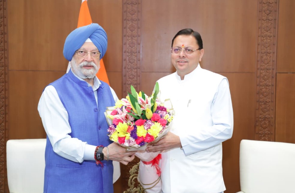 मुख्यमंत्री धामी ने केंद्रीय पेट्रोलियम एवं प्राकृतिक गैस मंत्री हरदीप सिंह पुरी से की मुलाकात