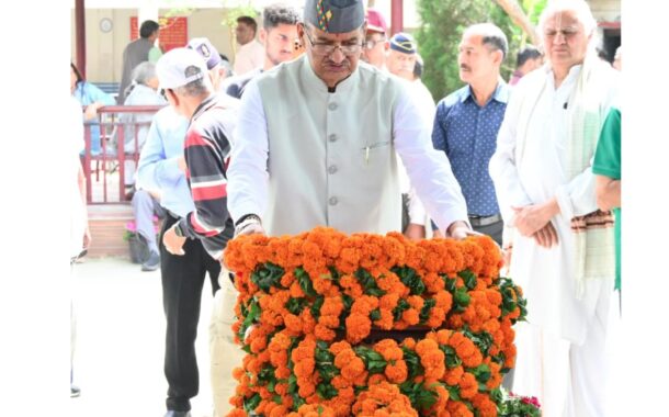 सैनिक कल्याण मंत्री गणेश जोशी ने सेवानिवृत्त ब्रिगेडियर मुकेश जोशी को दी श्रद्धांजलि