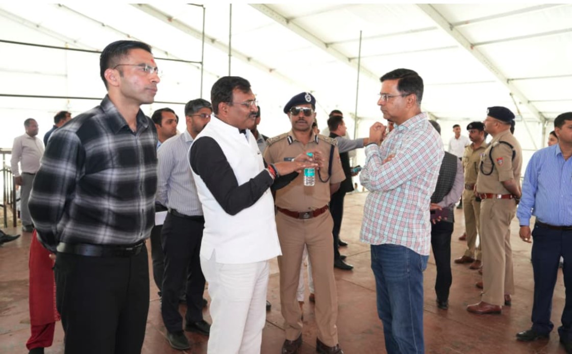 पीएम के उत्तराखंड दौरे से पहले शासन-प्रशासन के वरिष्ठ अधिकारियों ने लिया कार्यक्रम स्थल का जायजा