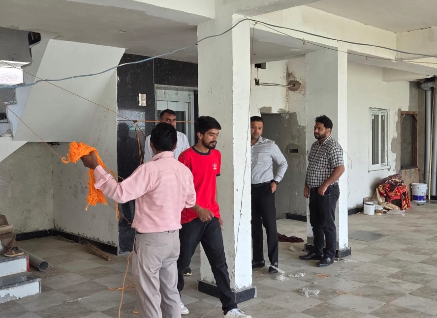 ऋषिकेश में एमडीडीए का सख्त एक्शन, अवैध बहुमंजिला निर्माणों पर चला सीलिंग अभियान